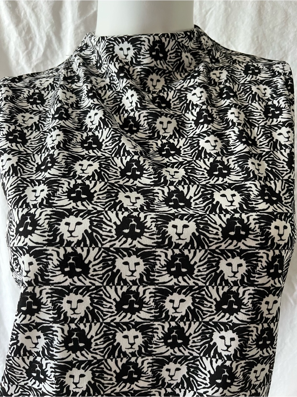 Anne Klein Sleeveless High Neck Lion Logo